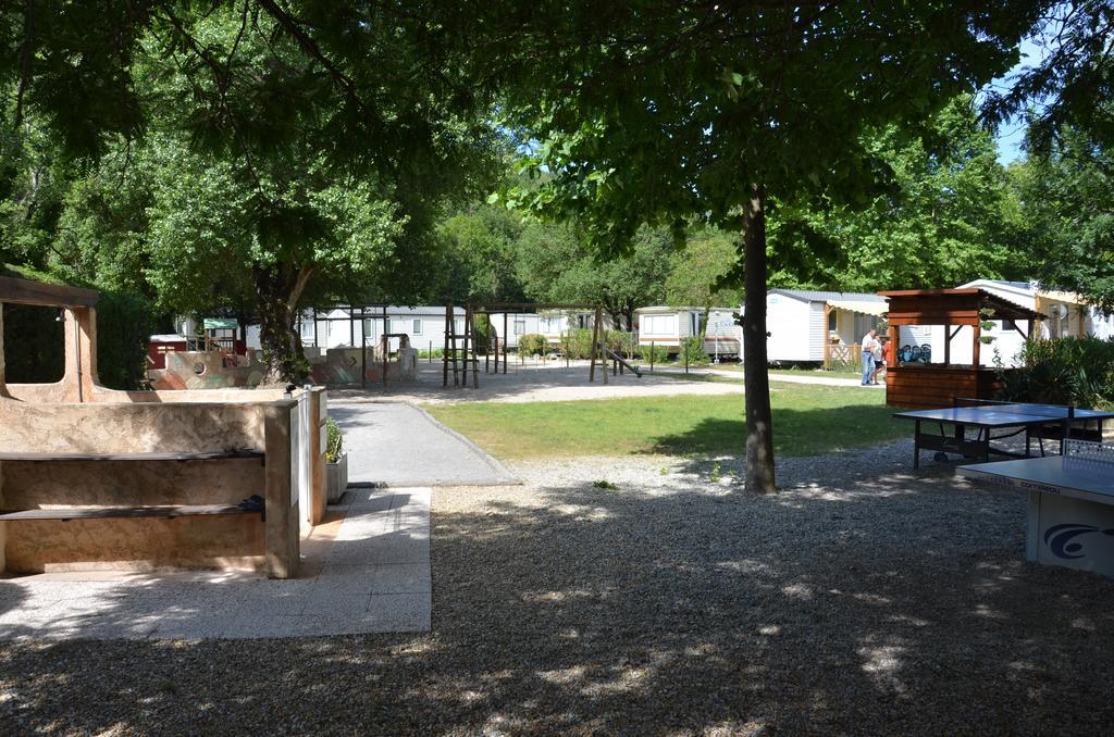 טורט-סור-לו Camping Hotel Les Rives Du Loup מראה חיצוני תמונה