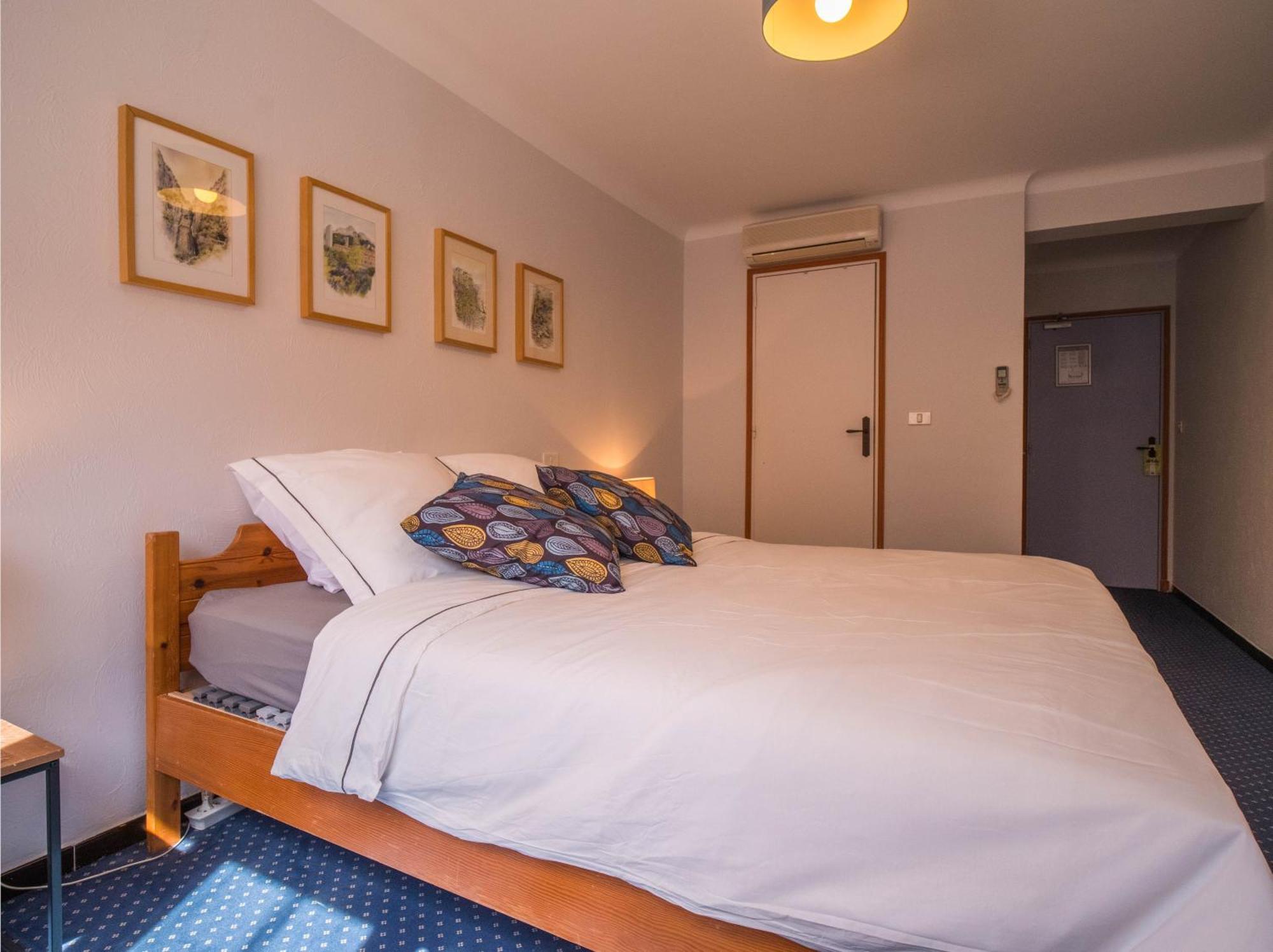 טורט-סור-לו Camping Hotel Les Rives Du Loup מראה חיצוני תמונה