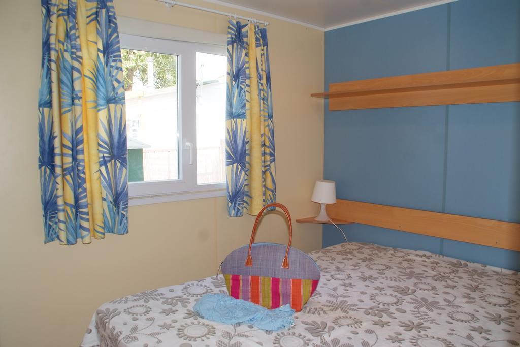 טורט-סור-לו Camping Hotel Les Rives Du Loup מראה חיצוני תמונה